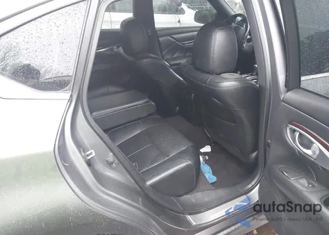 2015 Infiniti Q70 3.7 из США, поврежденный, VIN JN1BY1AP3FM542507